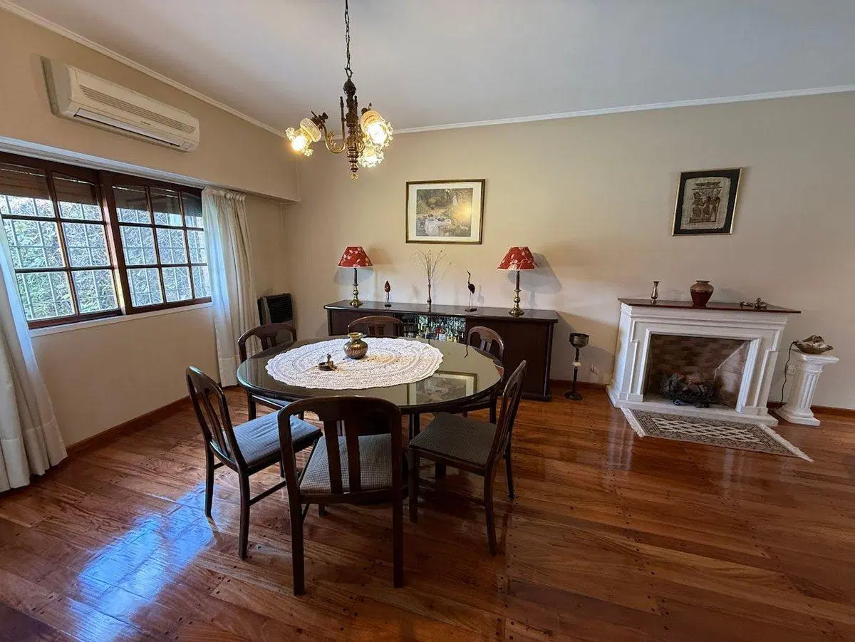 VENTA CASA 4 AMBIENTES CON PILETA CIUDAD EVITA 5