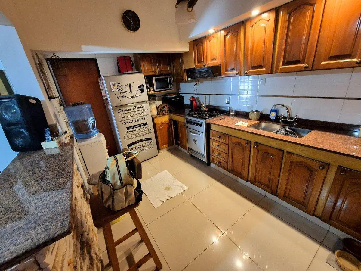 VENTA CASA 4 AMBIENTES MORON COCHERA DEPARTAMENTO 3