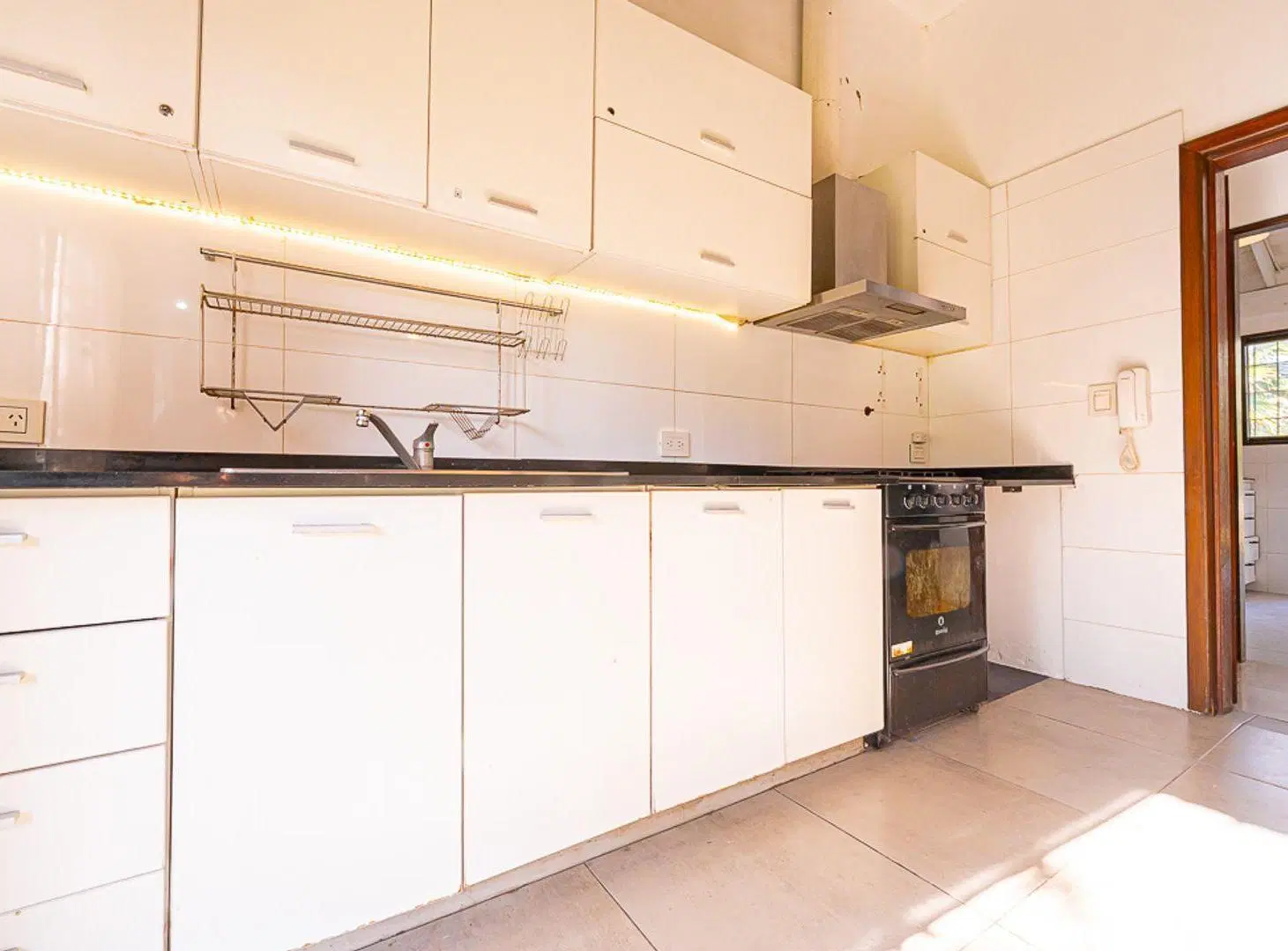 CASA 5 AMBIENTES EN TALAR DE PACHECO ENORME PARQUE 2
