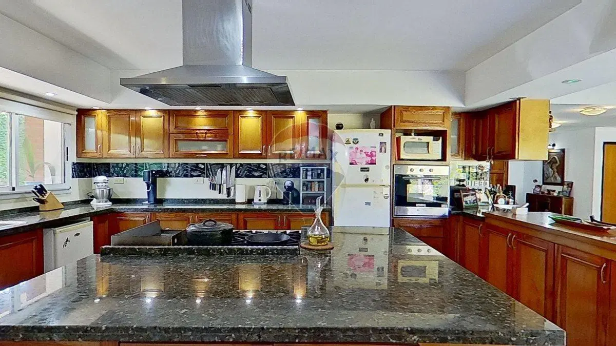 CASA 5 AMBIENTES BARRIO LA CELIA EZEIZA 250M2 5