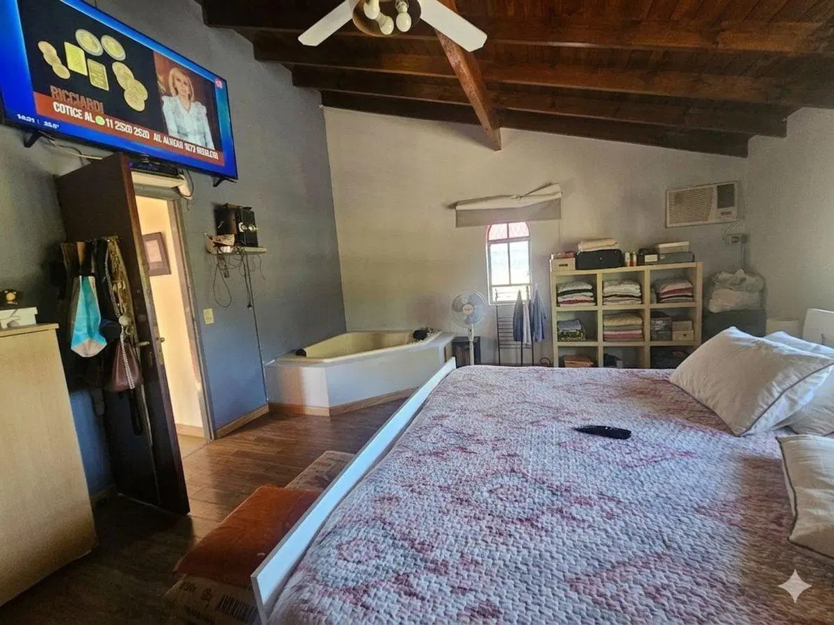 VENTA CASA 3 AMBIENTES Y MEDIO BARRIO TIEMPO LIBRE 4