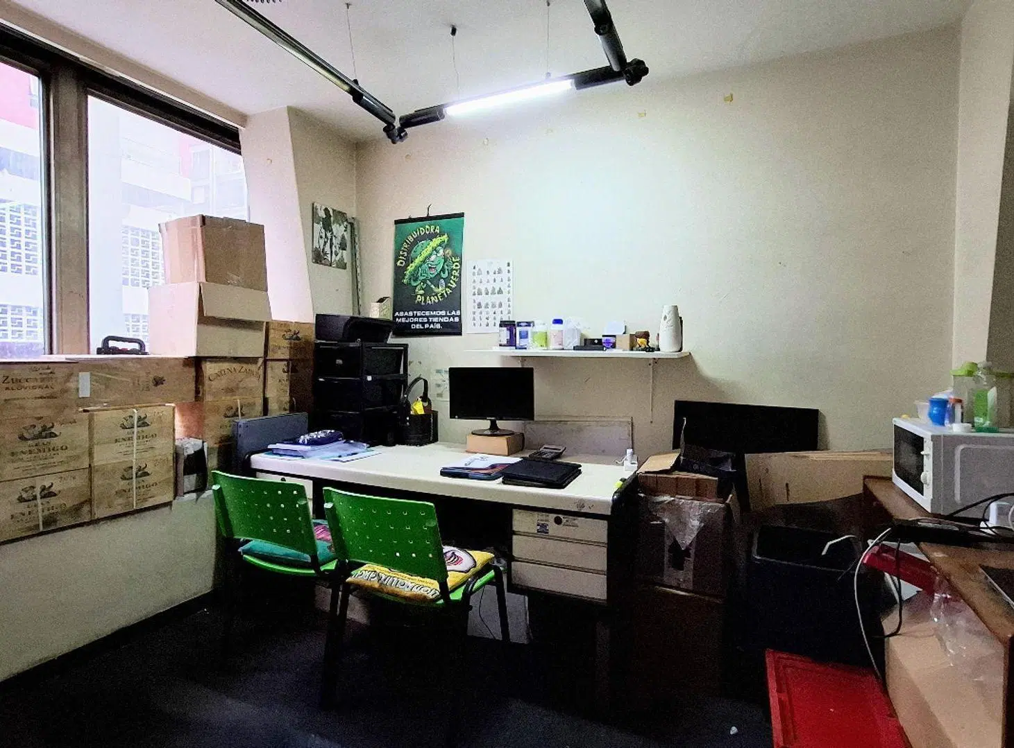 OFICINA EN VENTA AL FRENTE PLAZA LIBERTAD 4