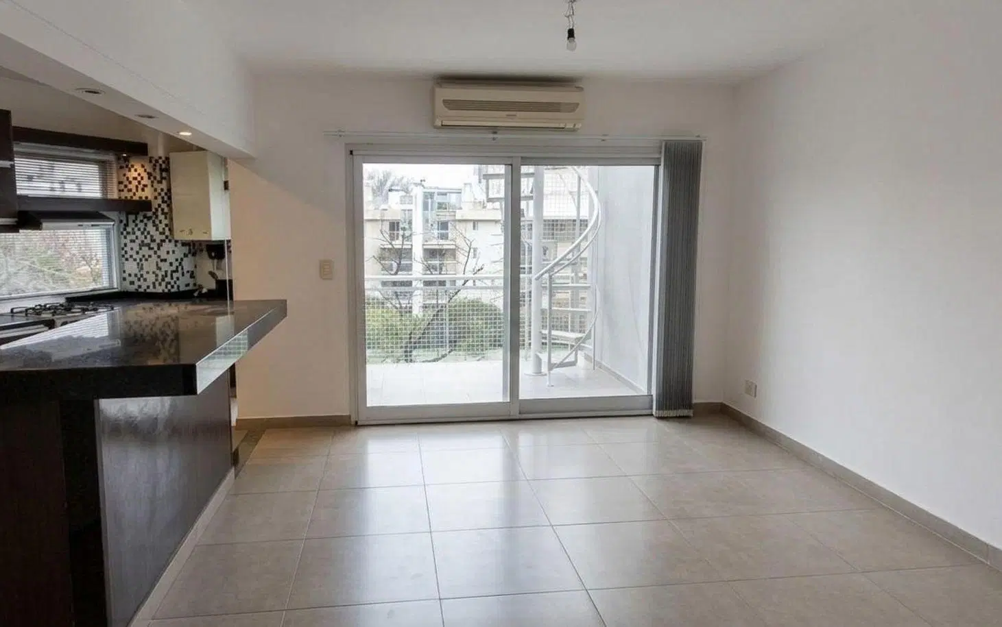 VENTA 3 AMBIENTES EL TALAR DE MARTINEZ COCHERA 8