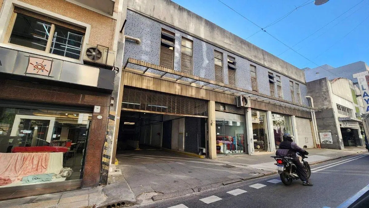 VENTA COCHERA MONSERRAT OPORTUNIDAD 2