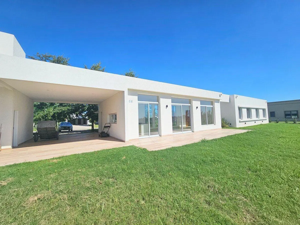 VENTA CASA 5 AMBIENTES COMARCA DE  LUJAN 1