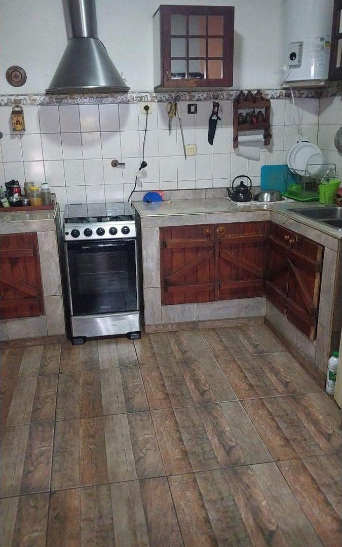 Foto de VENTA CASA 7 AMBIENTES PILETA GRAL RODRIGUEZ, imagen 4