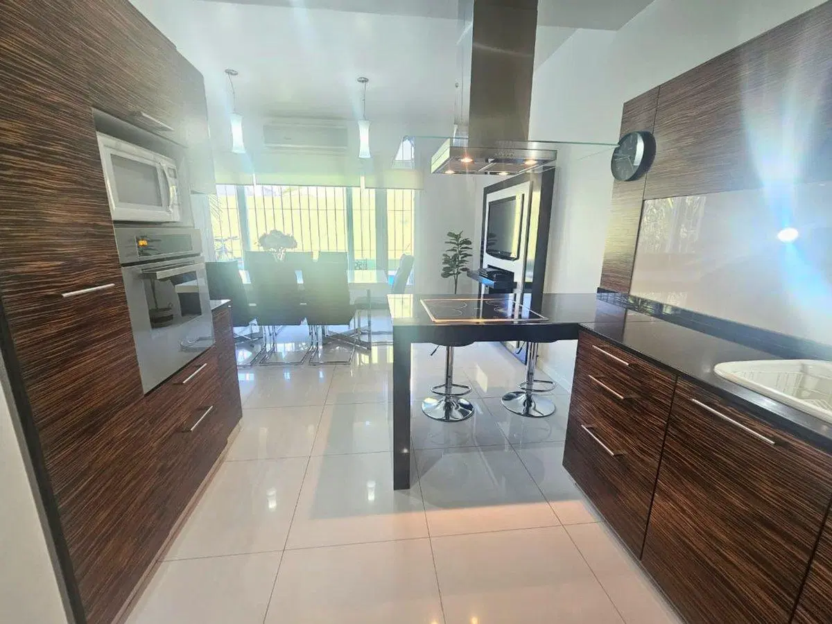 VENTA CASA TRES AMBIENTES PILETA APTO CRÉDITO 5