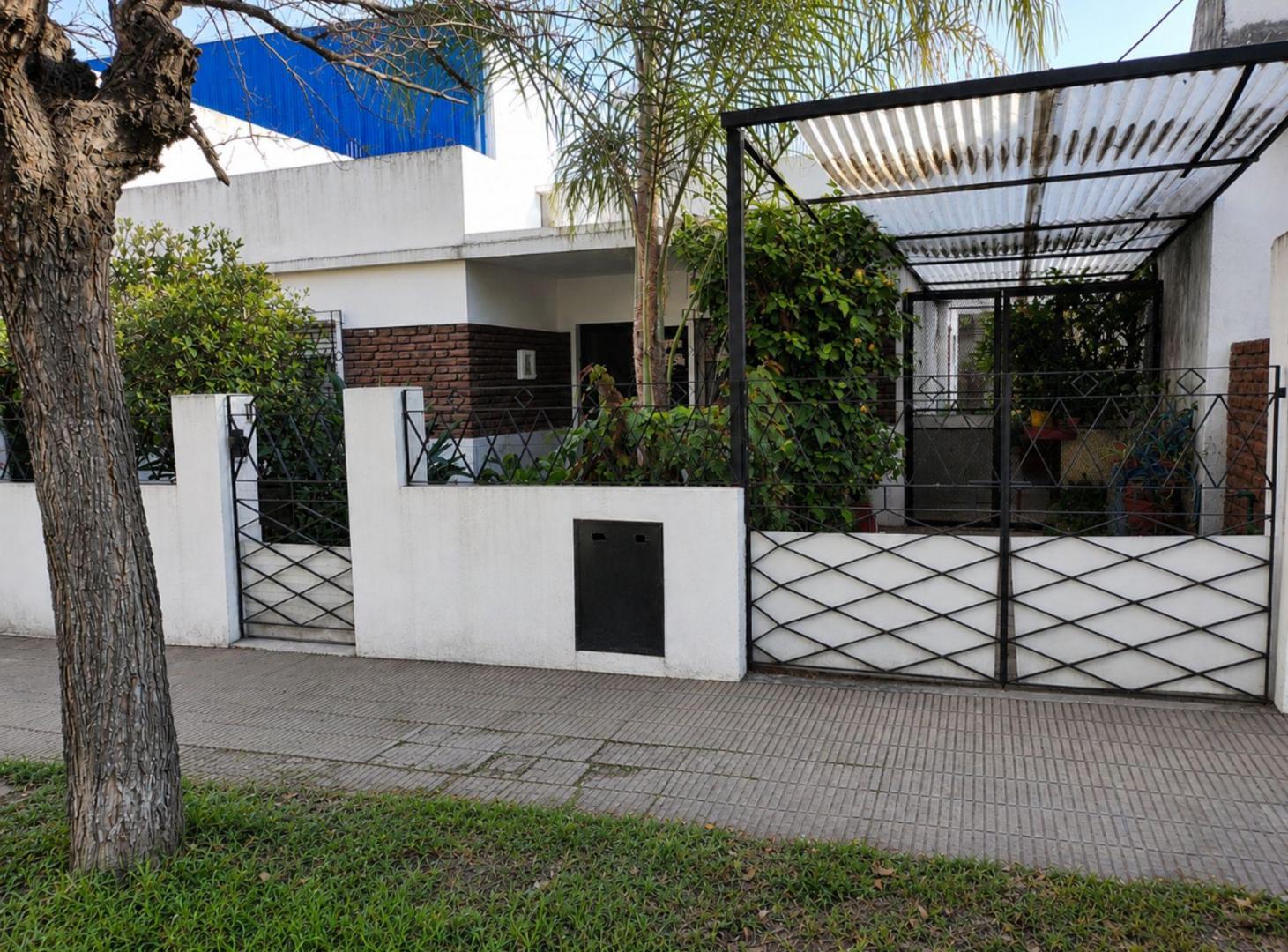 Foto de VENTA CASA 4 AMBIENTES VILLA TESEI APTO CREDITO, imagen 4