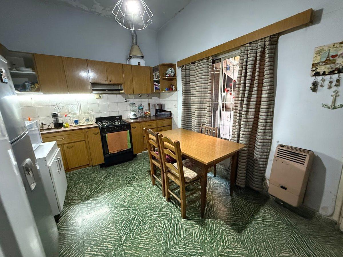 Foto de VENTA CASA 4 AMBIENTES EN VILLA INSUPERABLE, imagen 4