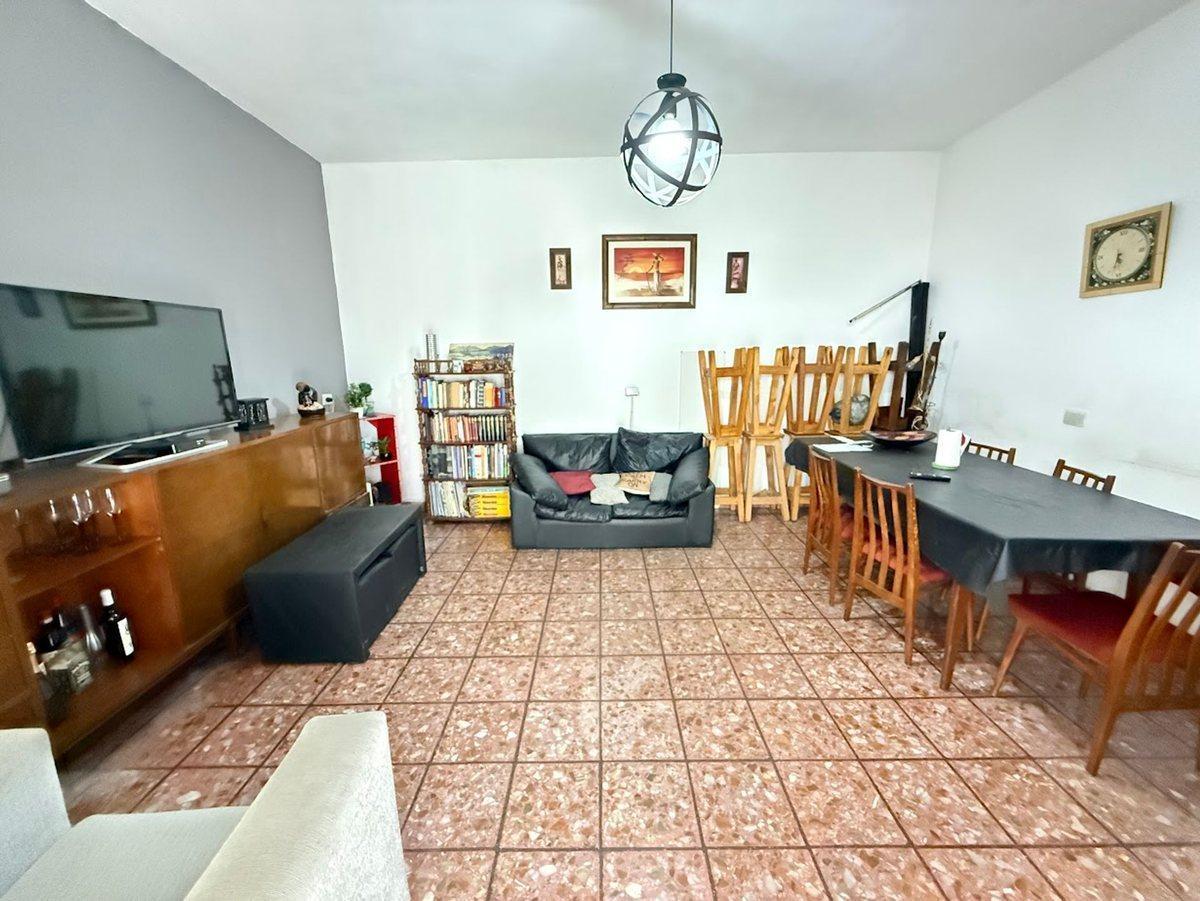 Foto de VENTA CASA 4 AMBIENTES EN VILLA INSUPERABLE, imagen 3