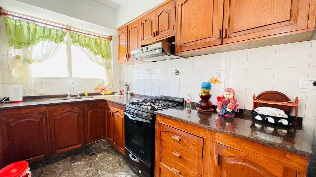 Foto de CASA HAEDO JARDIN PILETA APTO CREDITO PERMUTA, imagen 2