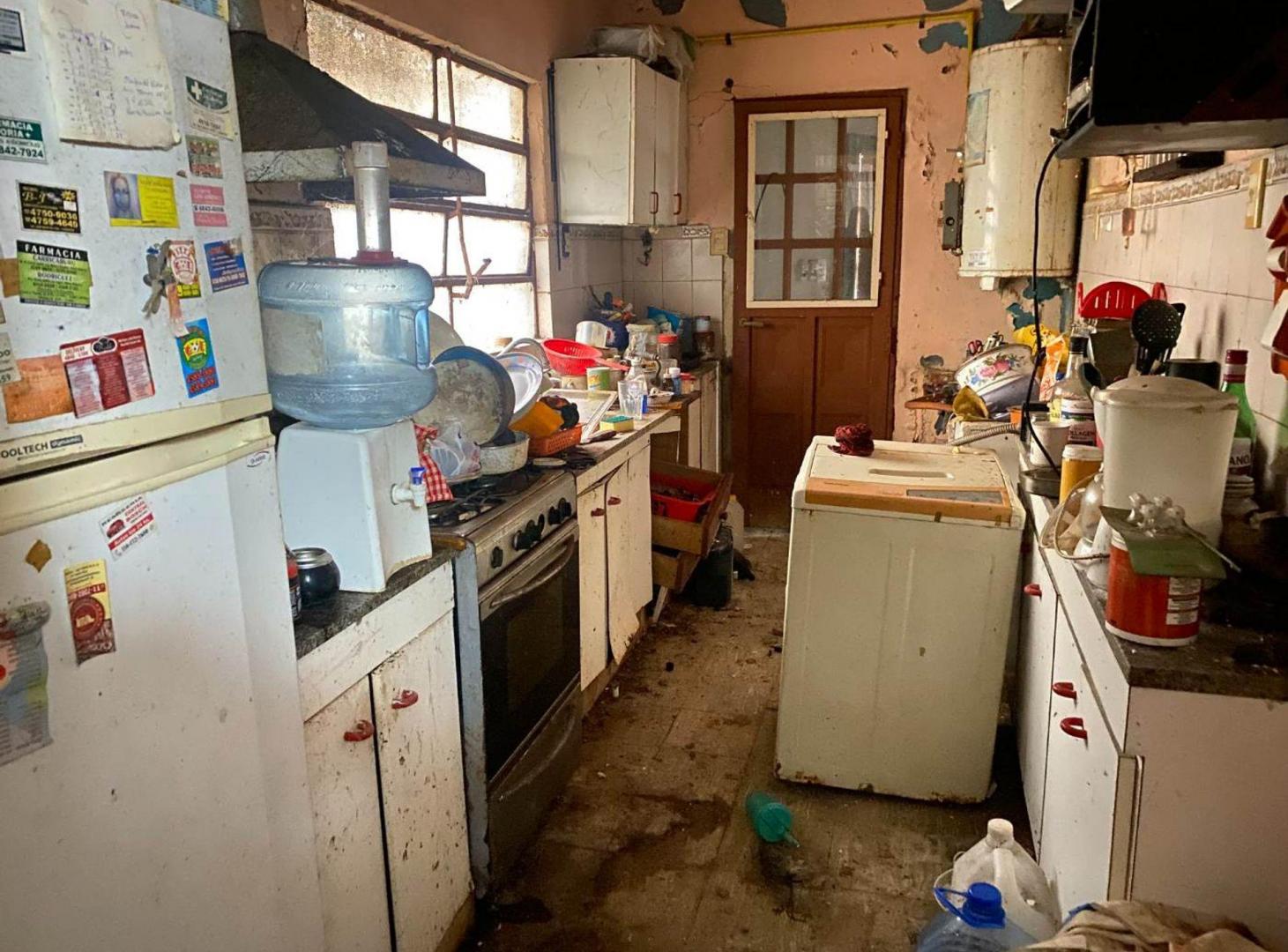 Foto de VENTA CASA 4 AMBIENTES REFACCIONAR MARTIN CORONADO, imagen 4