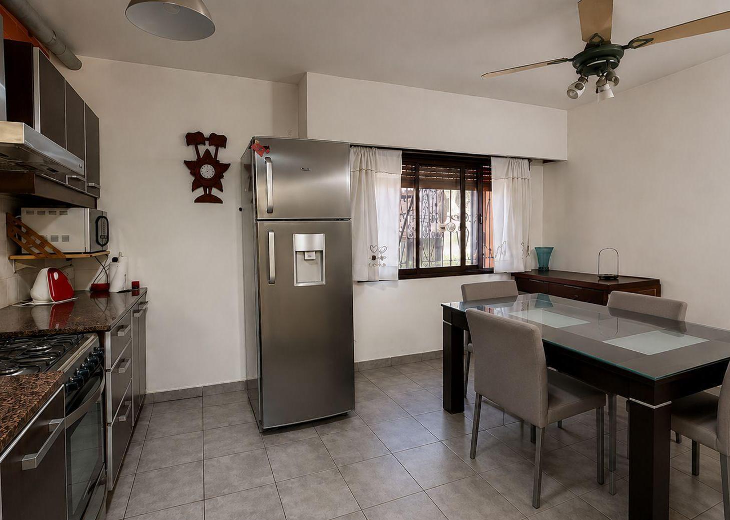 Foto de VENTA CASA EN VILLA SARMIENTO 4 AMB GARAGE Y PATIO, imagen 3