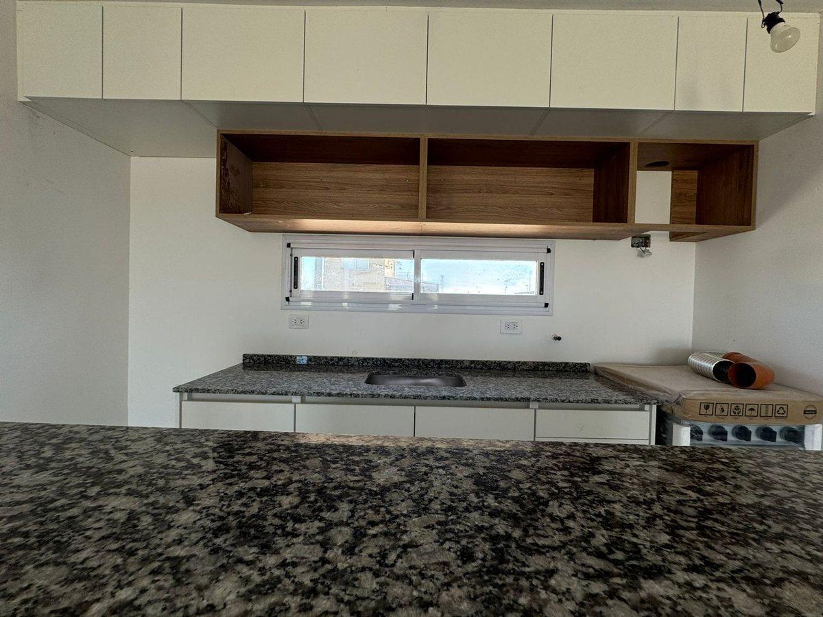 Foto de CASA 4 AMBIENTES BARRIO LAGUNA AZUL, imagen 2