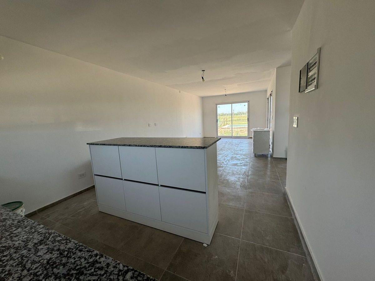 Foto de CASA 4 AMBIENTES BARRIO LAGUNA AZUL, imagen 3