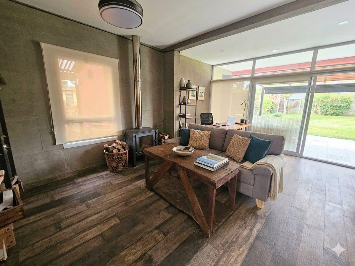 Foto de VENTA CASA ALVAREZ DEL BOSQUE 5 AMBIENTES PERMUTA., imagen 4