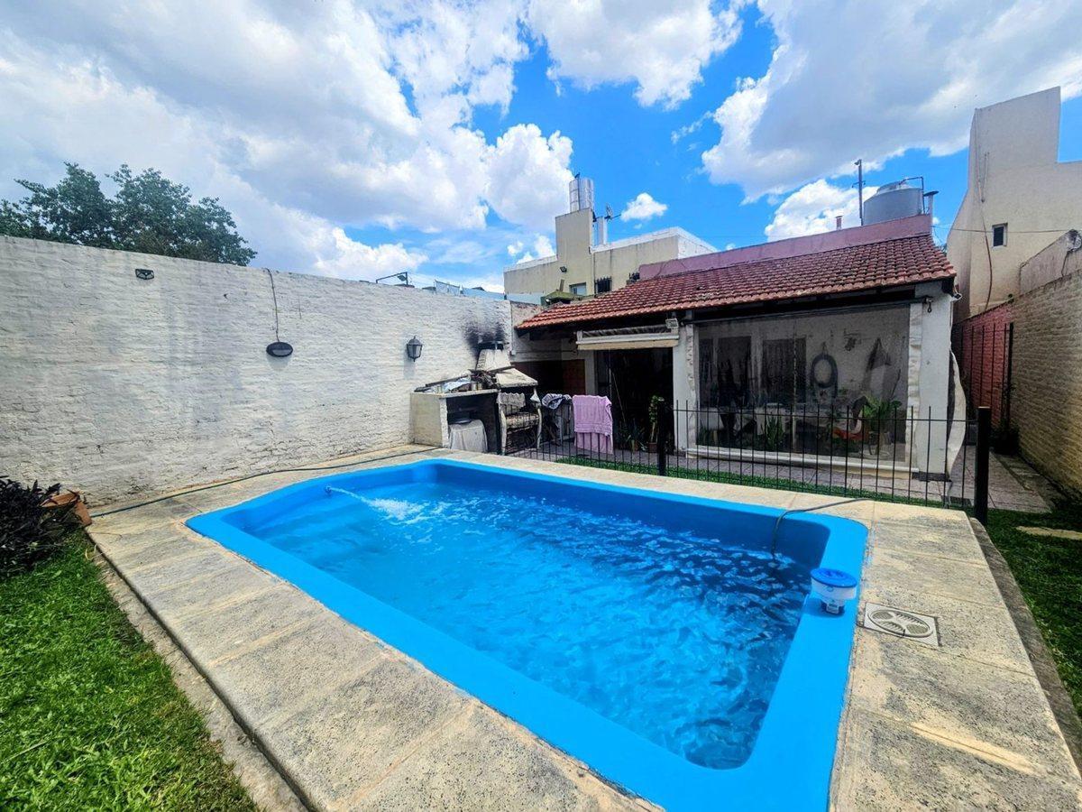 Foto de CASA EN VENTA 3 AMB VILLA BALLESTER PILETA TERRAZA, imagen 5