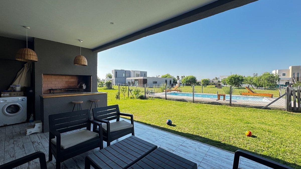 Foto de CASA BARRIO SANTA EMILIA PILAR PILETA PERMUTA, imagen 2