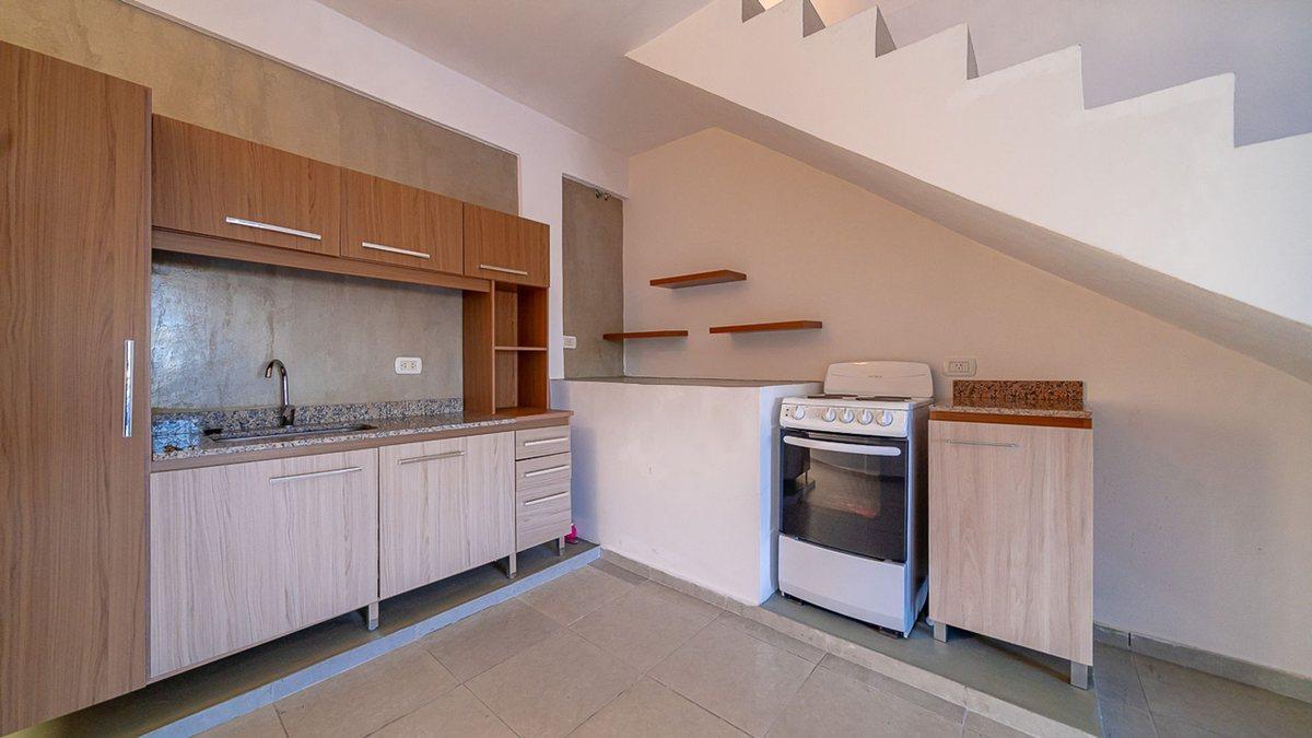 Foto de VENTA DEPTO DUPLEX VILLA SARMIENTO BALCON TERRAZA, imagen 3