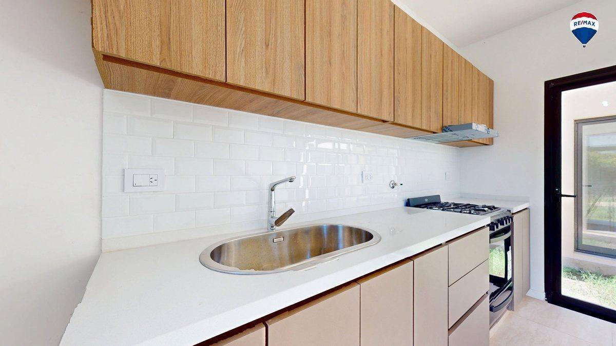 Foto de CASA TRES AMBIENTES BARRIO LAGUNA AZUL, imagen 5