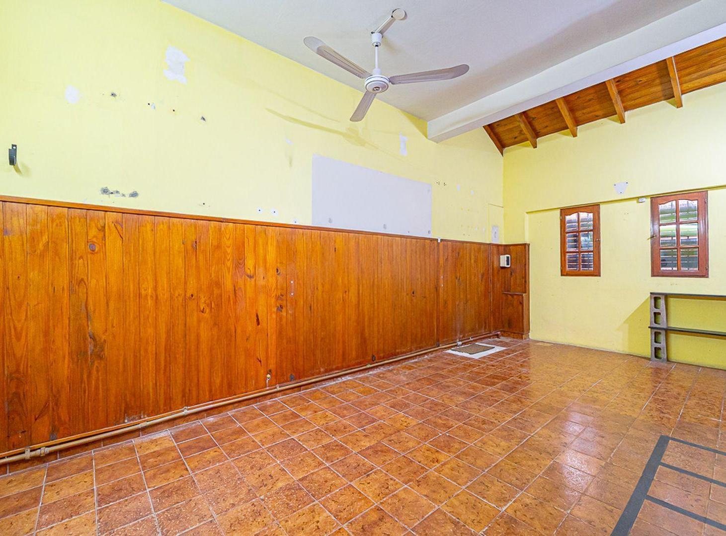 Foto de VENTA PH 3 AMBIENTES EN LANUS CON GRAN POTENCIAL, imagen 2