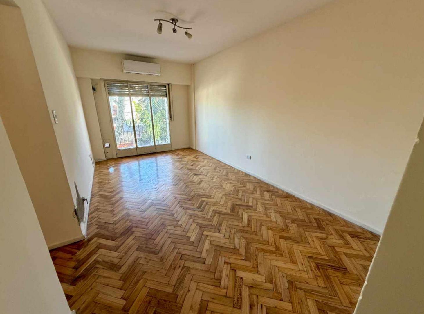 Foto de VENTA 2 AMBIENTES CON BALCON FLORESTA APTO CREDITO, imagen 1