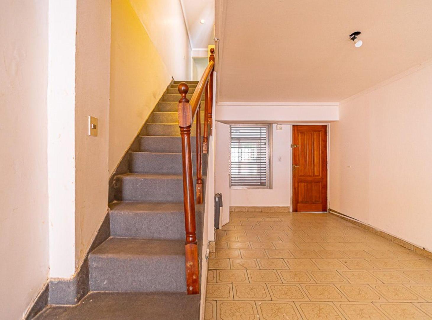 Foto de VENTA DUPLEX 3 AMBIENTES MORON PATIO COCHERA, imagen 5