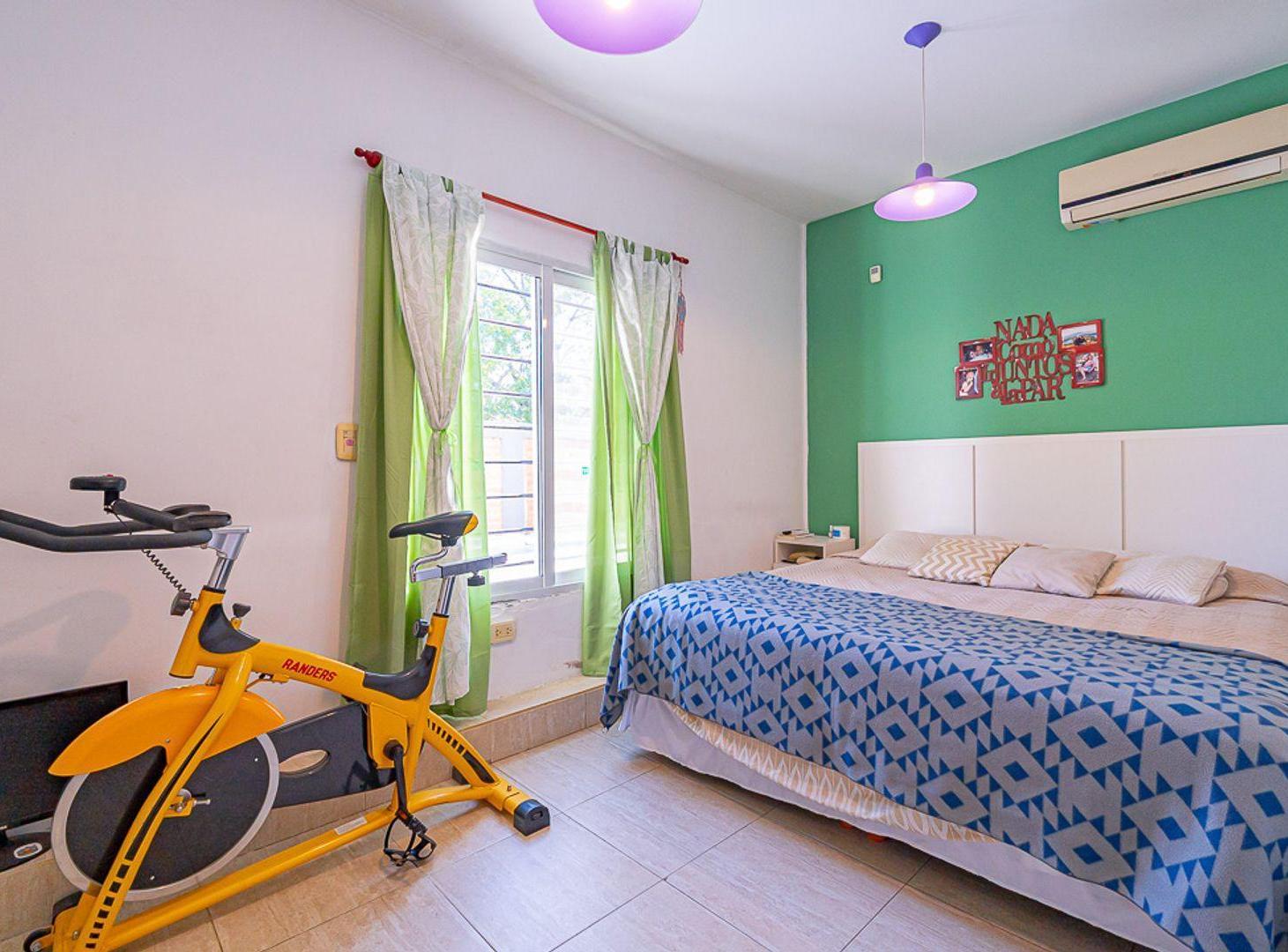 Foto de VENTA CASA 7 AMB RESTAURADA PILETA FONDO Y GARAGE, imagen 4