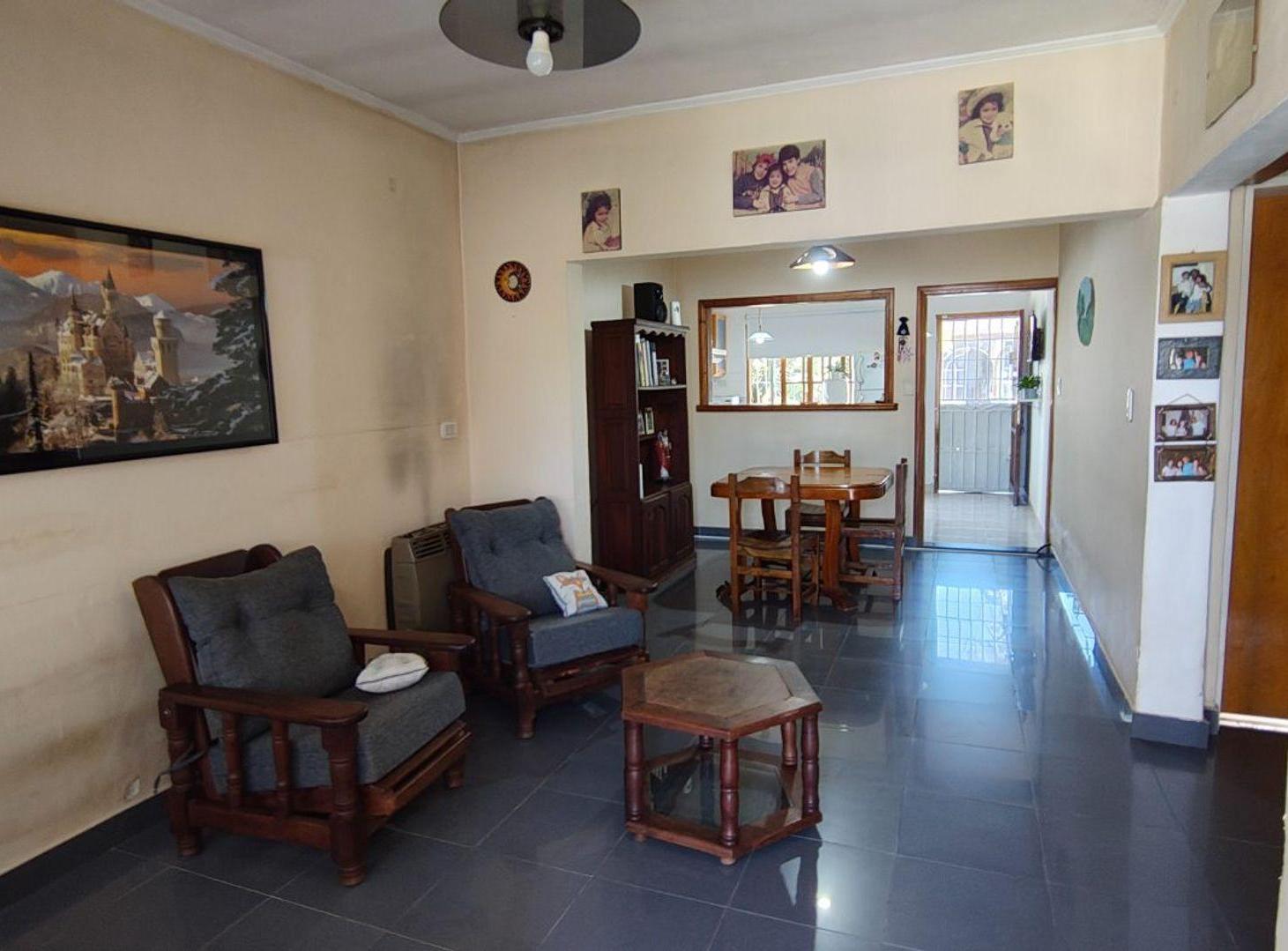 Foto de VENTA CASA 4 AMB JOSE MARMOL PILETA QUINCHO, imagen 3