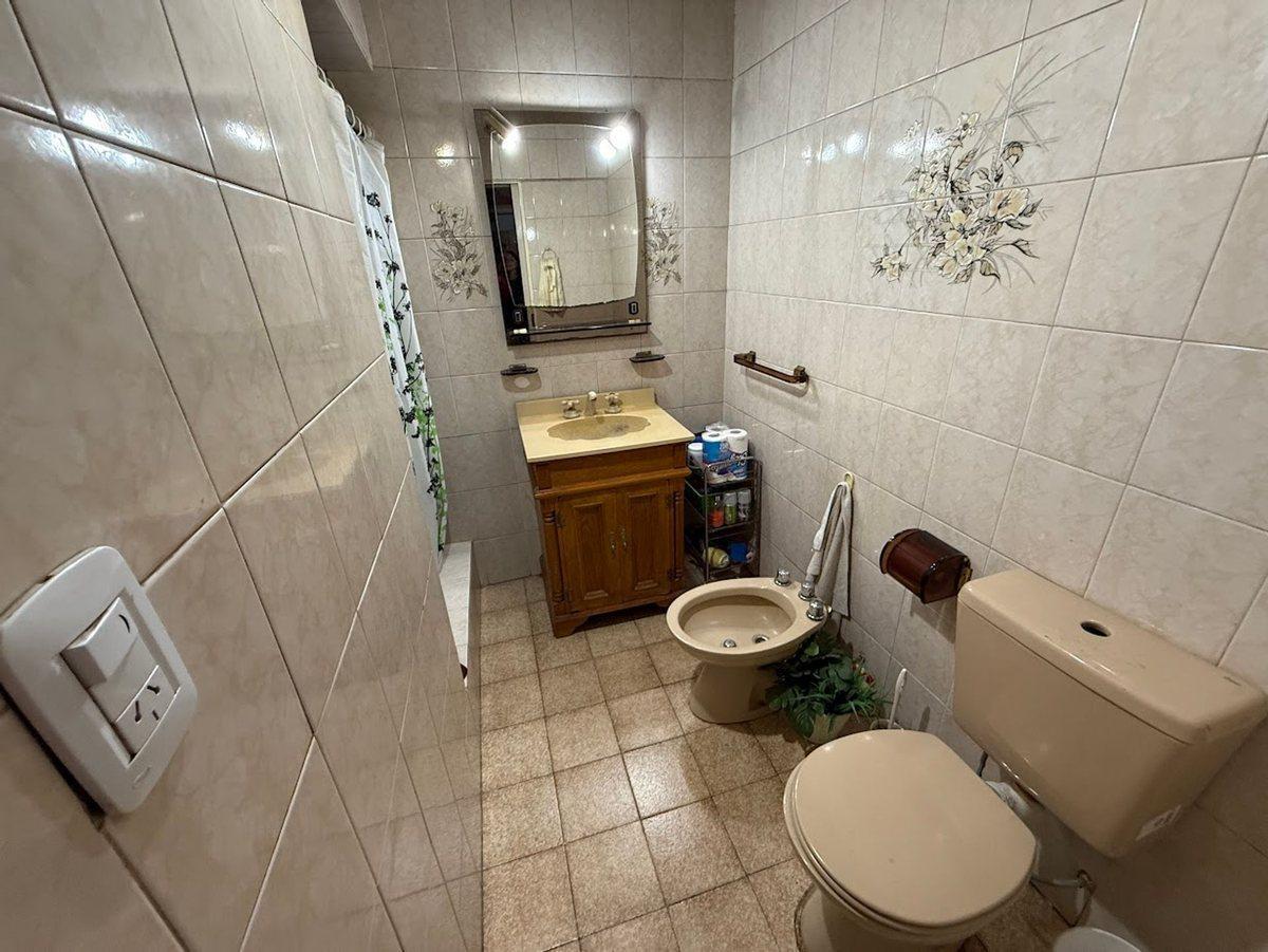 Foto de VENTA CASA 4 AMBIENTES EN VILLA INSUPERABLE, imagen 3