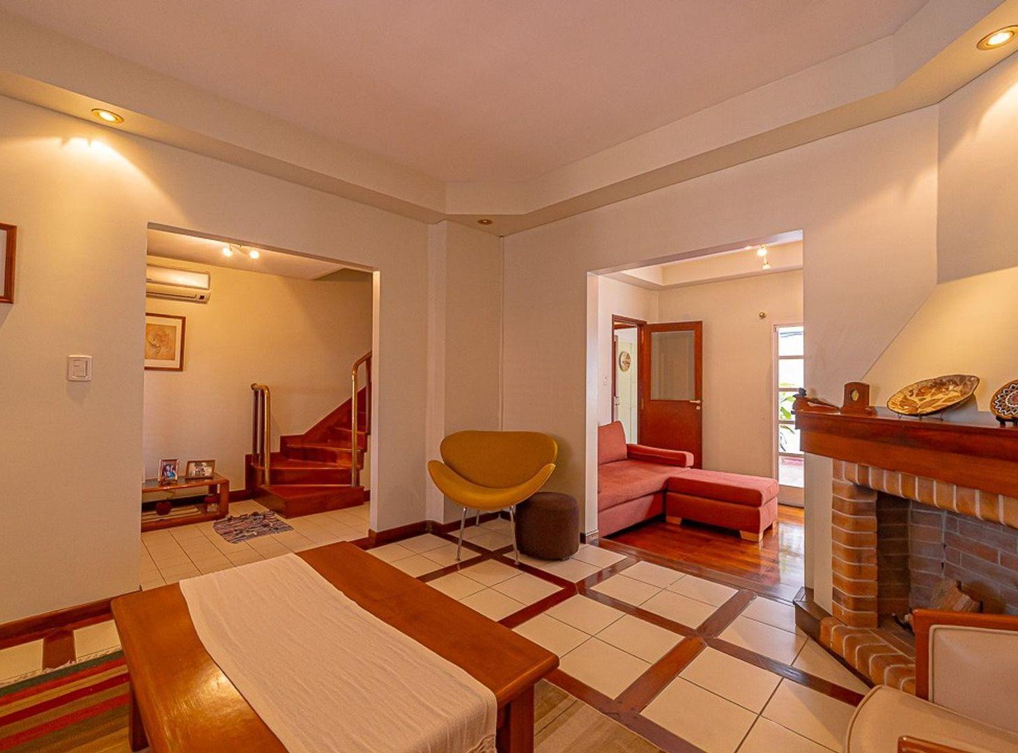 Foto de IMPECABLE CASA 250 M2 6 AMBIENTES FLORIDA, imagen 1