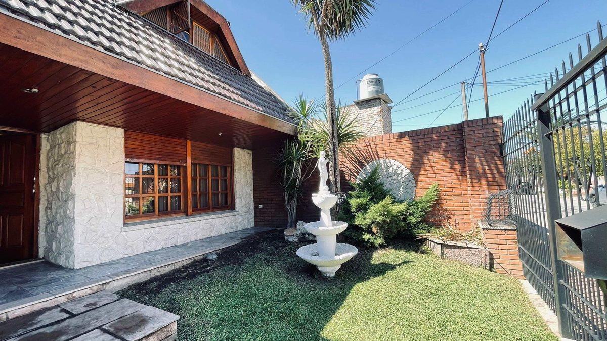 Foto de CASA HAEDO JARDIN PILETA APTO CREDITO PERMUTA, imagen 4