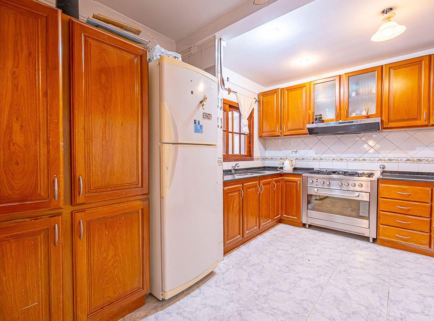 Foto de VENTA 5 AMB EN OLIVOS MAS LOFT LOTE PROPIO COCHERA, imagen 3