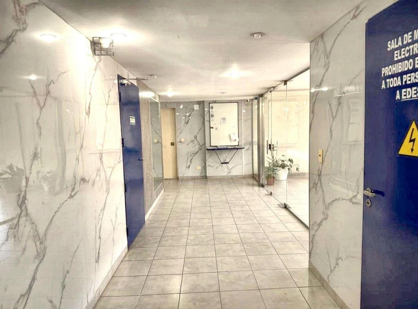 Foto de VENTA DEPARTAMENTO 3 AMBIENTES PARQUE AVELLANEDA, imagen 1