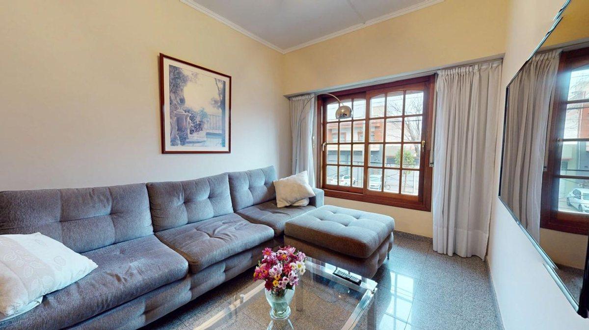 Foto de CASA MULTIFAMILIAR 5 AMBIENTES VILLA LUGANO, imagen 3