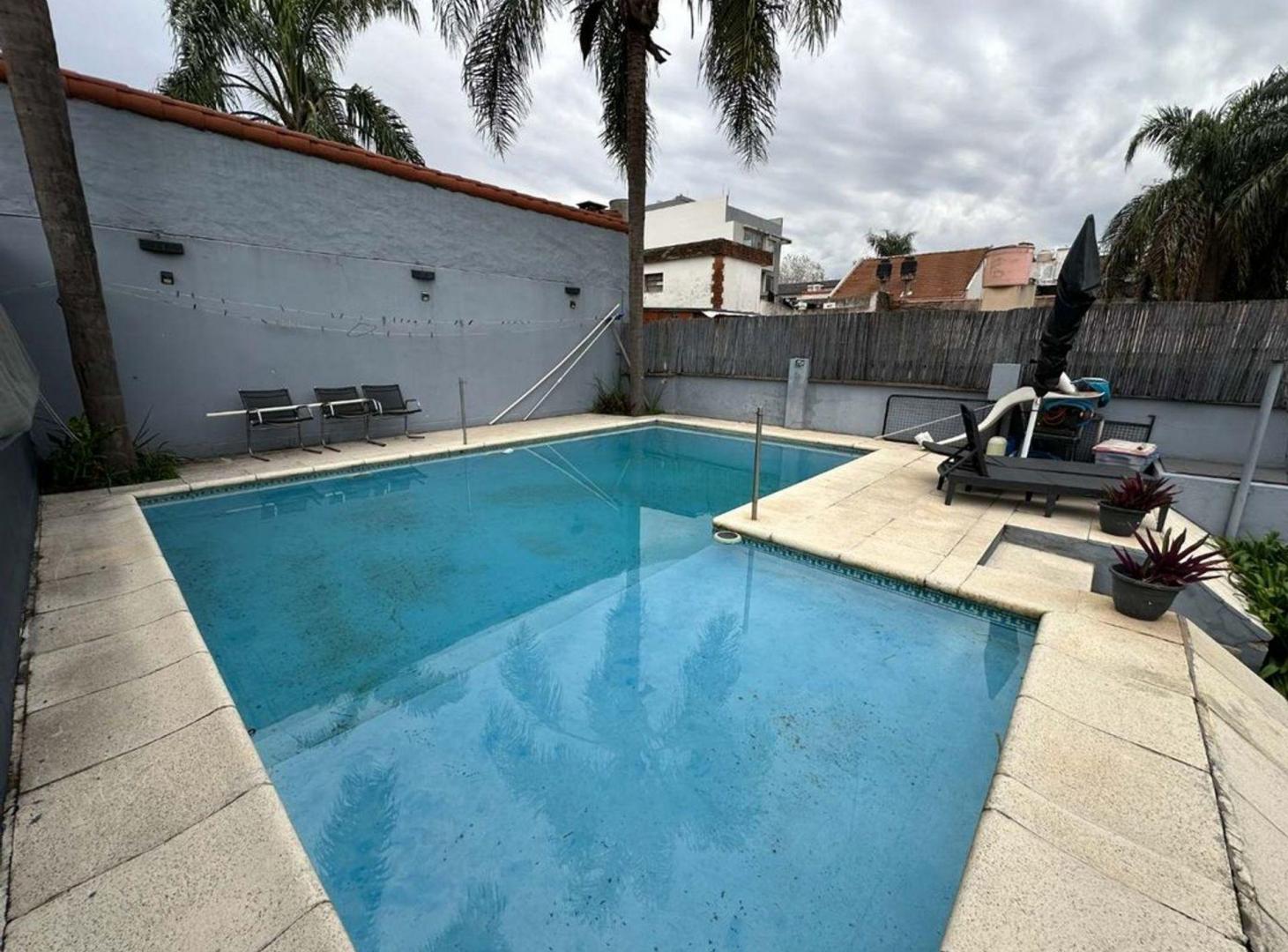 Foto de VENTA CASA VILLA SARMIENTO 5 AMB PARQUE Y PILETA, imagen 2
