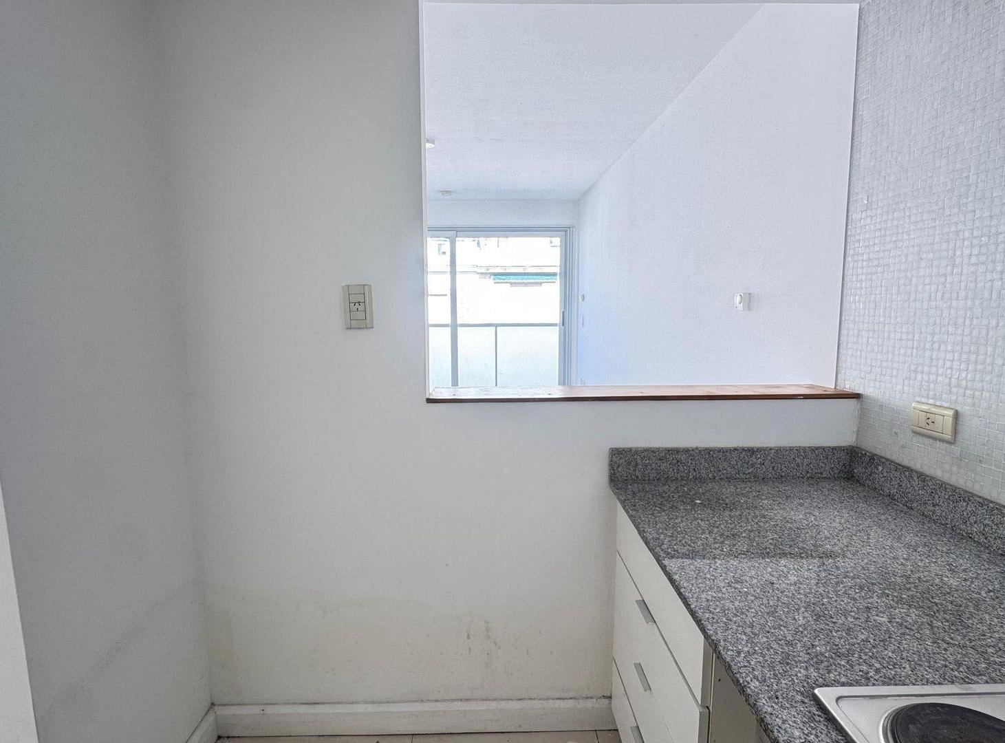 Foto de DEPARTAMENTO 1 AMB VENTA BARRACAS TERRAZA COCHERA, imagen 1