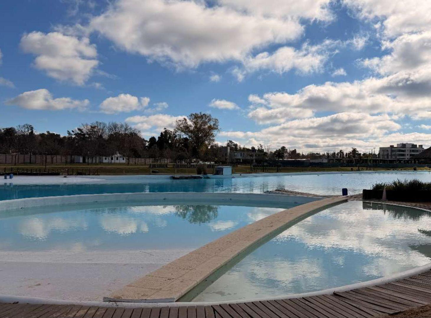 Foto de MONOAMBIENTE LAGOON PILAR CON PARRILLA Y COCHERA, imagen 4