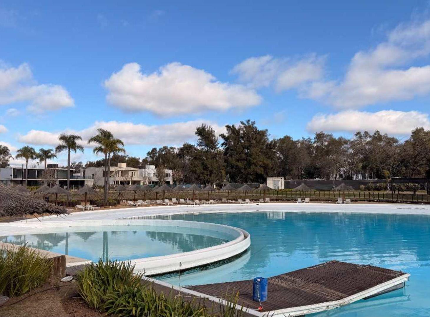 Foto de MONOAMBIENTE LAGOON PILAR CON PARRILLA Y COCHERA, imagen 3