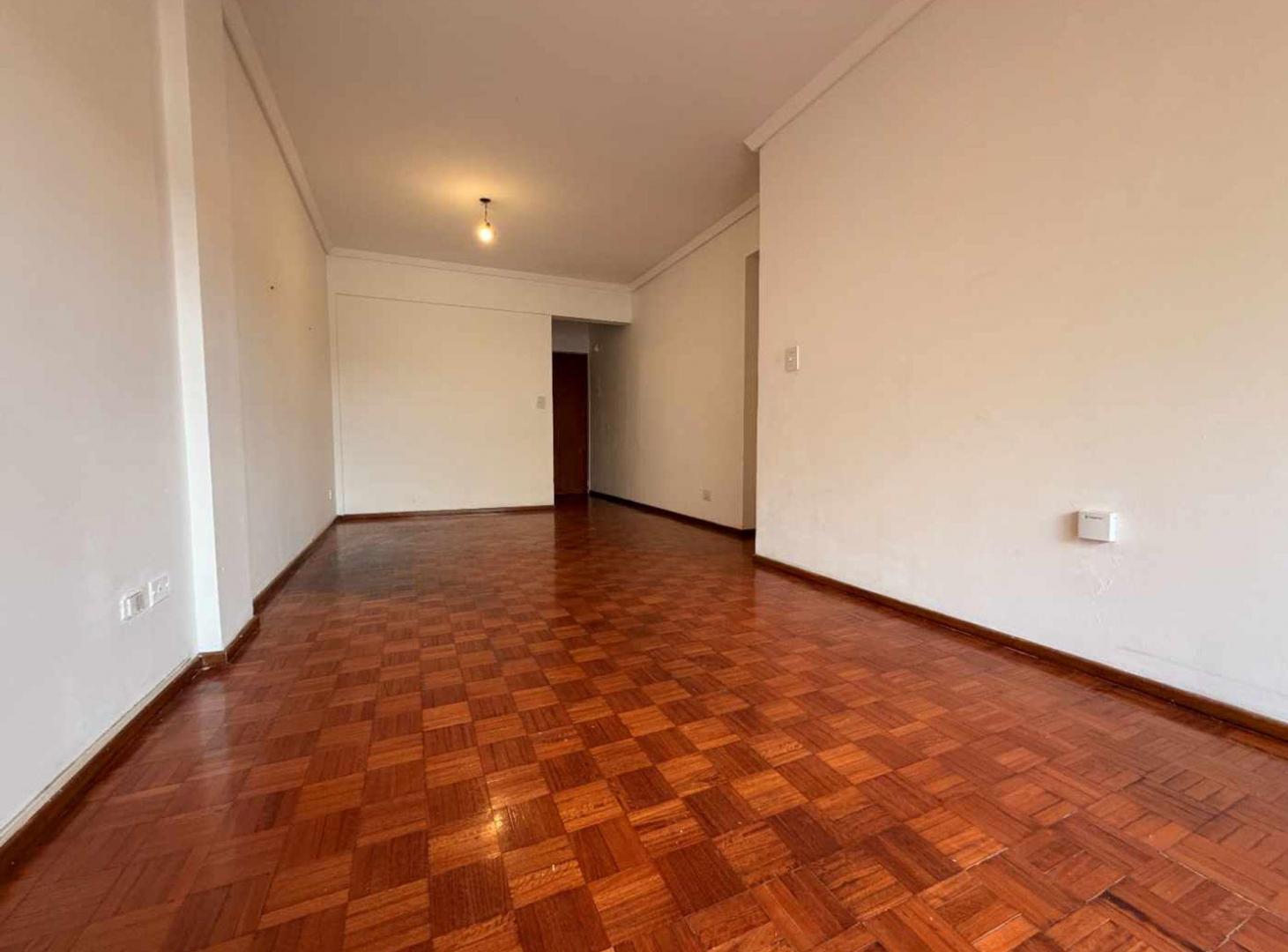 Foto de VENTA DEPARTAMENTO 4 AMBIENTES LOMAS ZAMORA BALCON, imagen 2