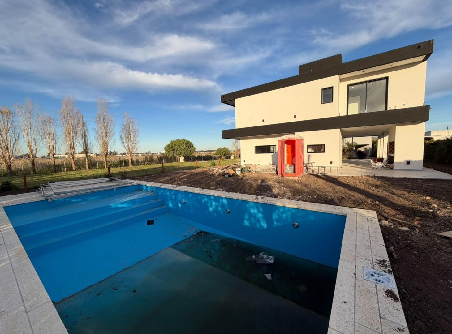 CASA VENTA A ESTRENAR 4 AMB CANNING CON PILETA