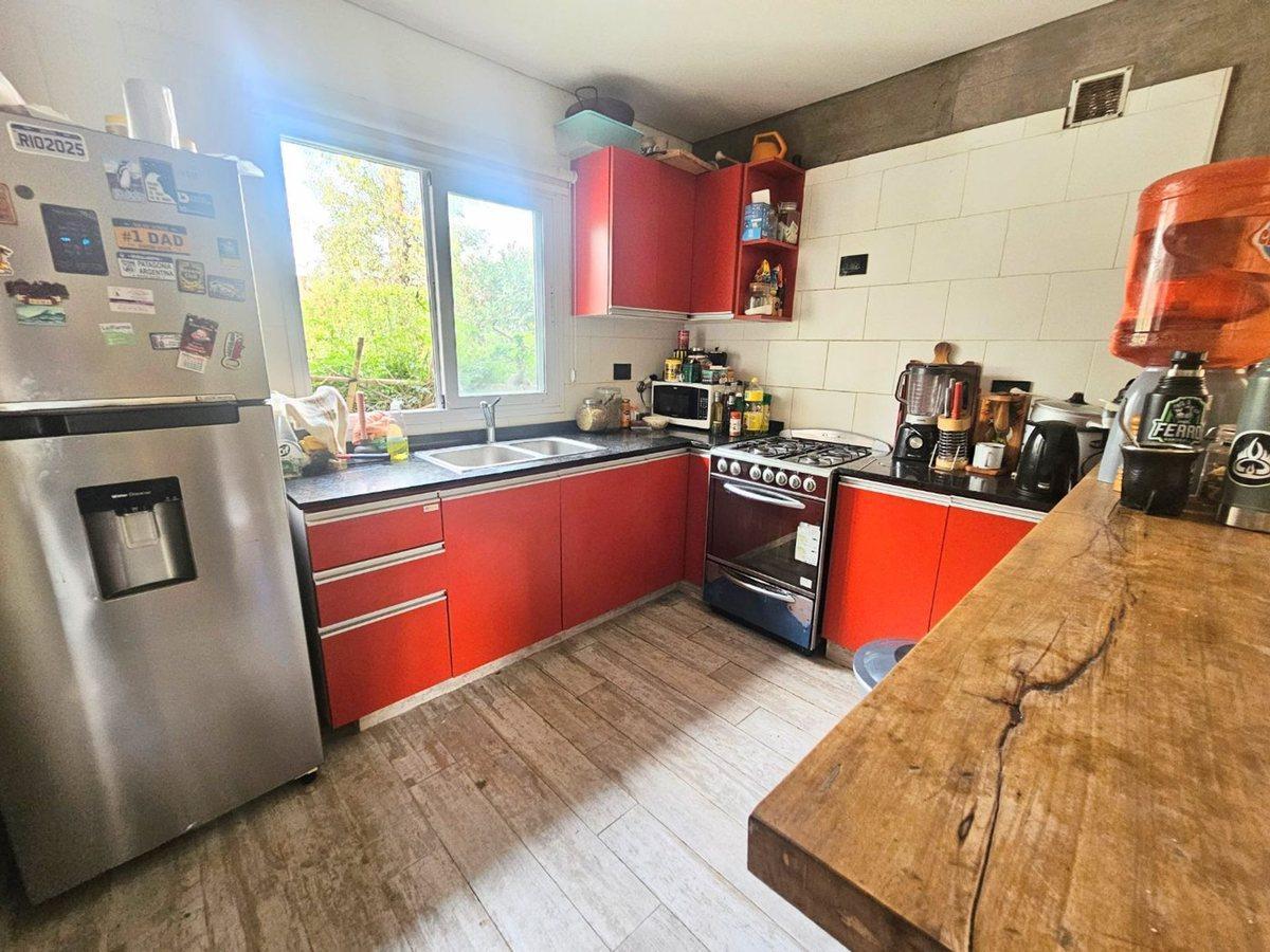 Foto de VENTA CASA ALVAREZ DEL BOSQUE 5 AMBIENTES PERMUTA., imagen 1