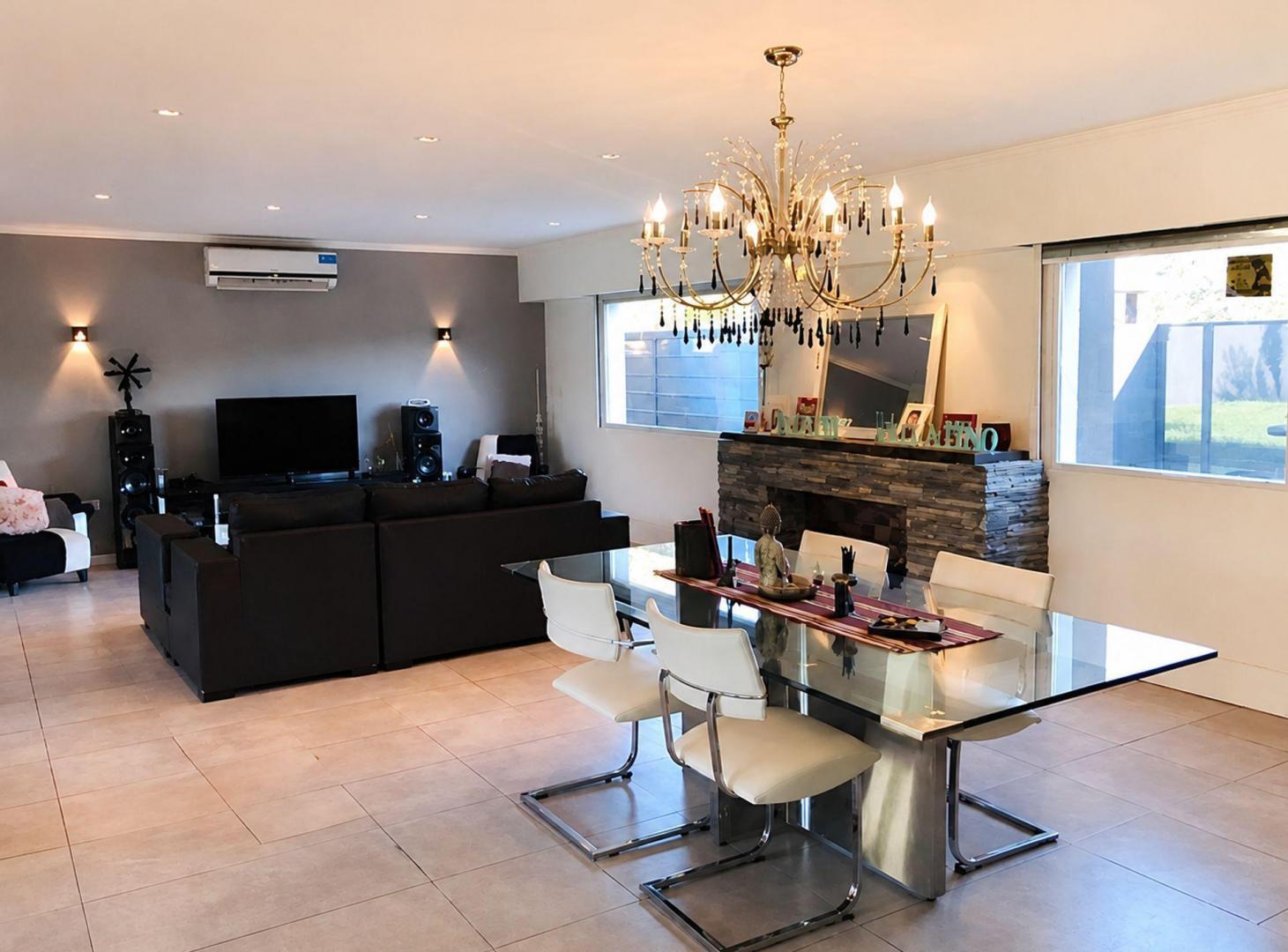 Foto de CASA VENTA VILLA LUZURIAGA 5 AMB PILETA Y PATIO, imagen 5