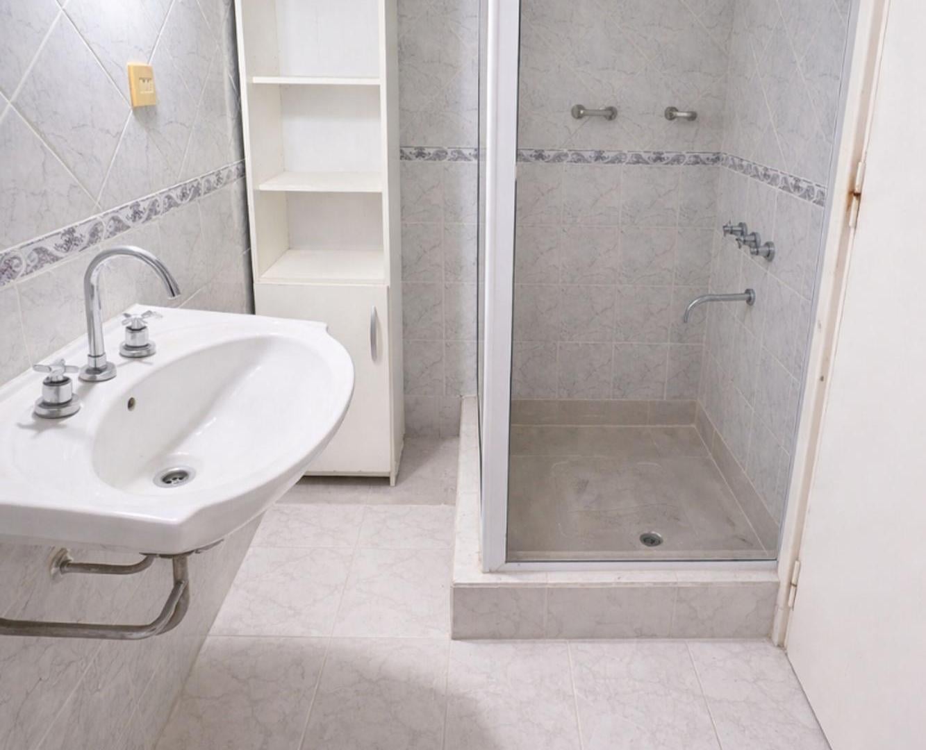 Foto de 3 AMBIENTES CON DEPENDENCIA VENTA COLEGIALES CABA, imagen 2
