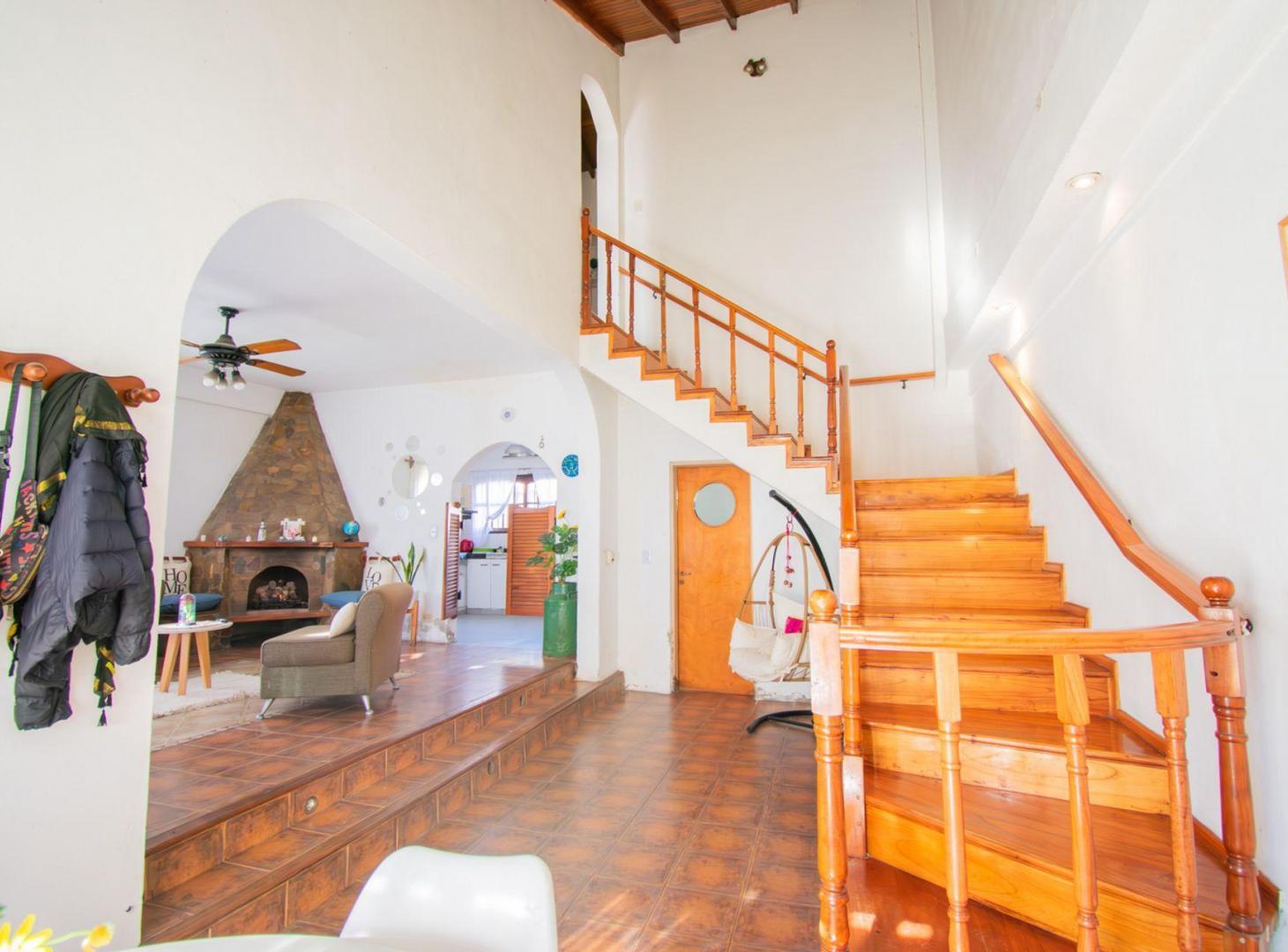 Foto de Venta Casa 4 ambientes cochera Villa Ballester, imagen 1