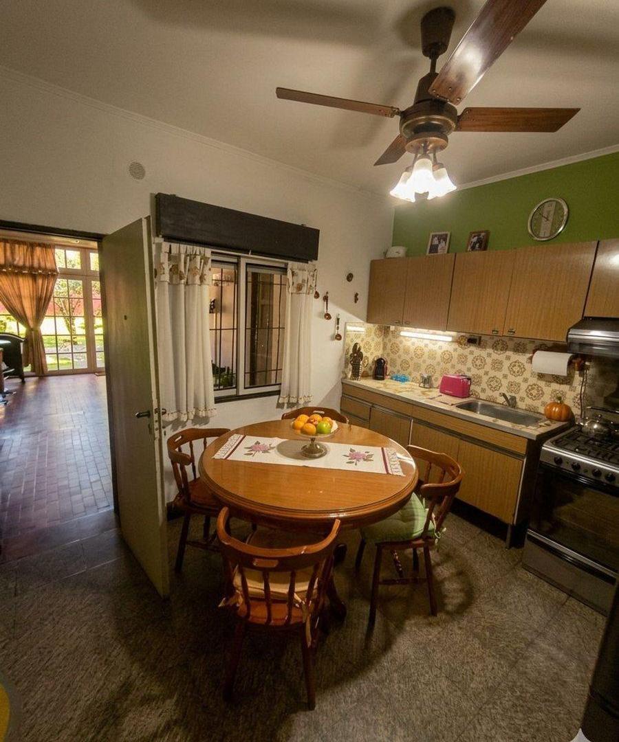 Foto de VENTA DE CASA MULTIFAMILIAR EN MERLO OPORTUNIDAD, imagen 3
