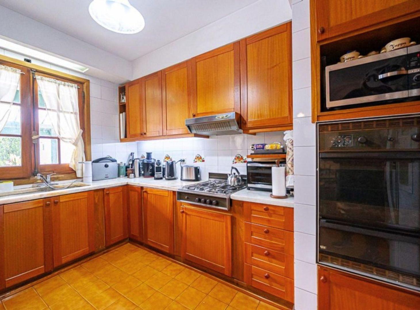 Foto de CASA EN VENTA EN OLIVOS 5 AMBIENTES PILETA, imagen 5
