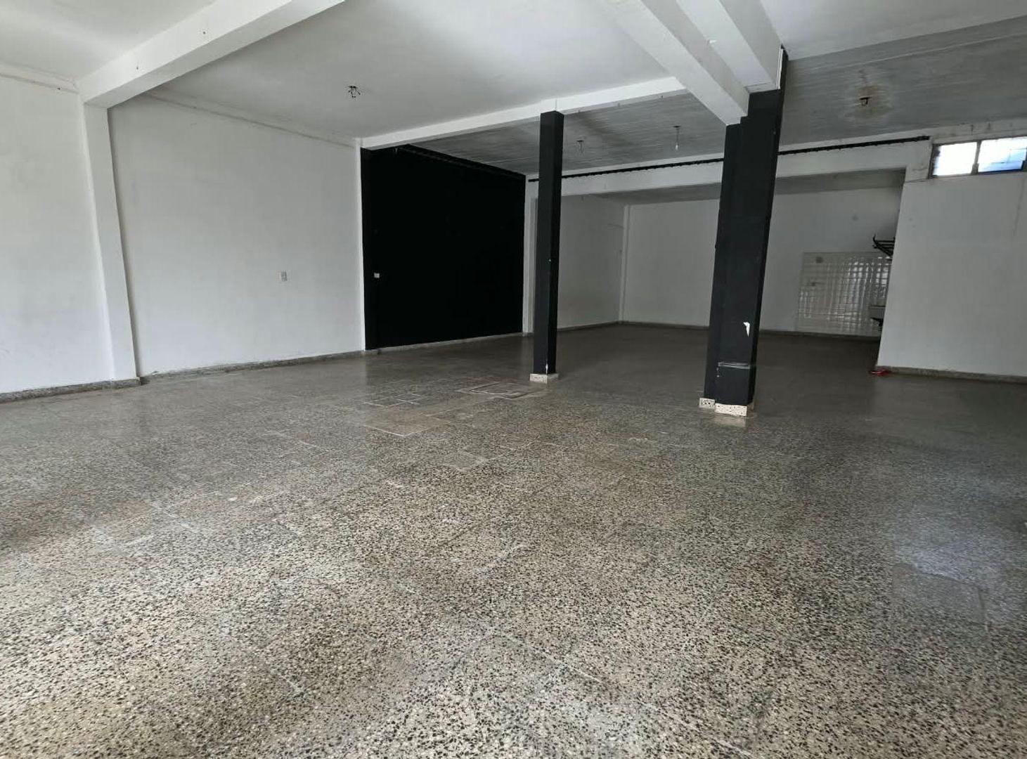 Foto de LOCAL COMERCIAL ALQUILER EL PALOMAR 200 M2, imagen 4