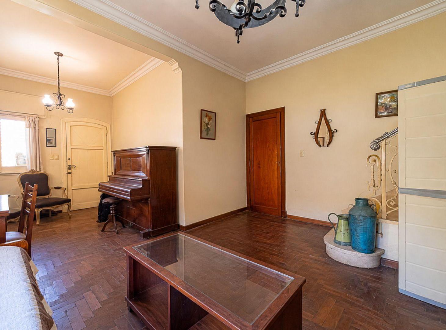 Foto de VENTA CASA TRES AMBIENTES EN HAEDO CON PARQUE, imagen 4