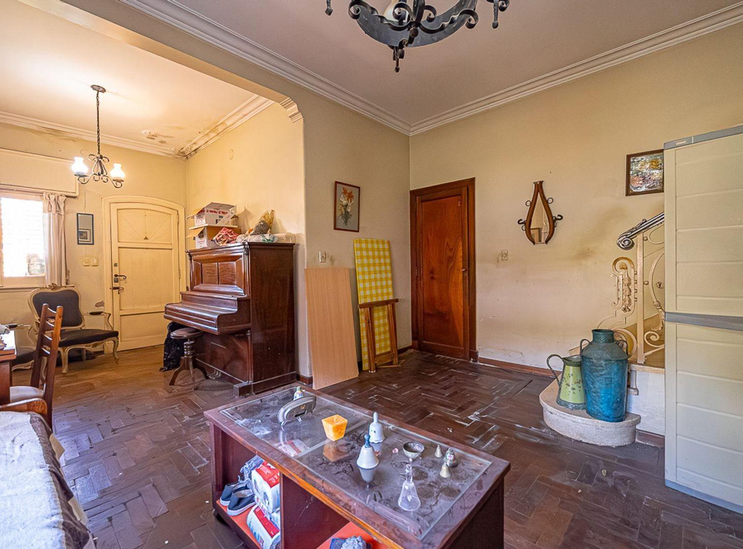Foto de VENTA CASA TRES AMBIENTES EN HAEDO CON PARQUE, imagen 2